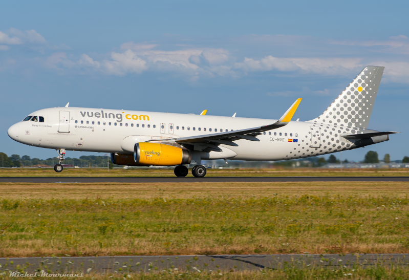 EC-MVE -- Airbus A320 -- Vueling