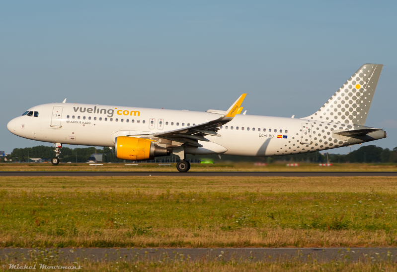 EC-LVO -- Airbus A320 -- Vueling