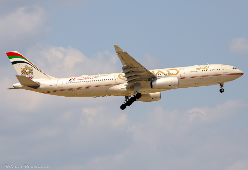 A6-AFE -- Airbus A330-300 -- Etihad Airways