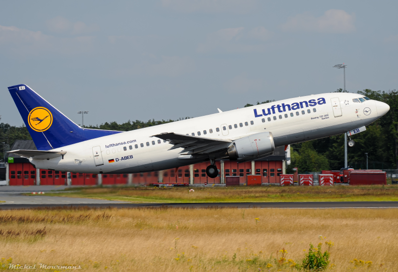 D-ABEB -- Boeing 737-300 -- Lufthansa