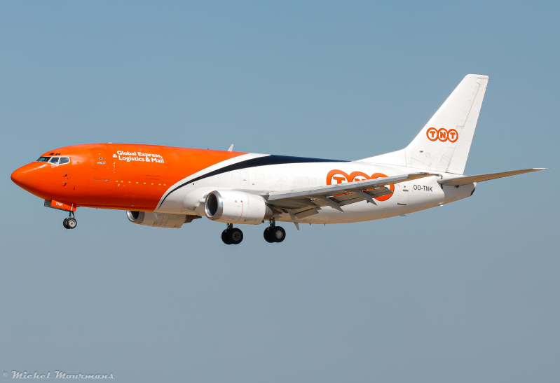 OO-TNK -- Boeing 737-300(BDSF) -- TNT Express