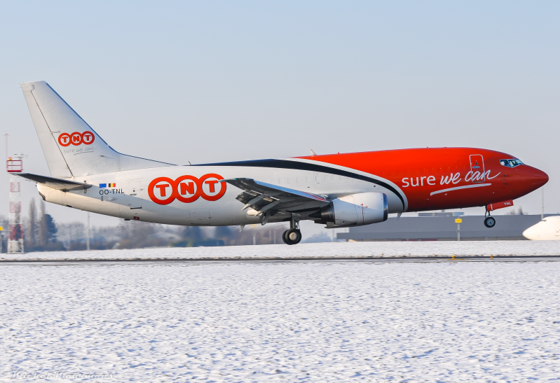 OO-TNL -- Boeing 737-300(BDSF) -- TNT Express