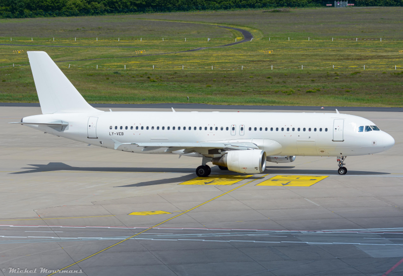 LY-VEB -- Airbus A320 -- Avion Express