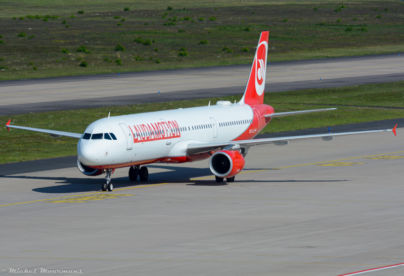 OE-LCJ -- Airbus A321 -- LaudaMotion