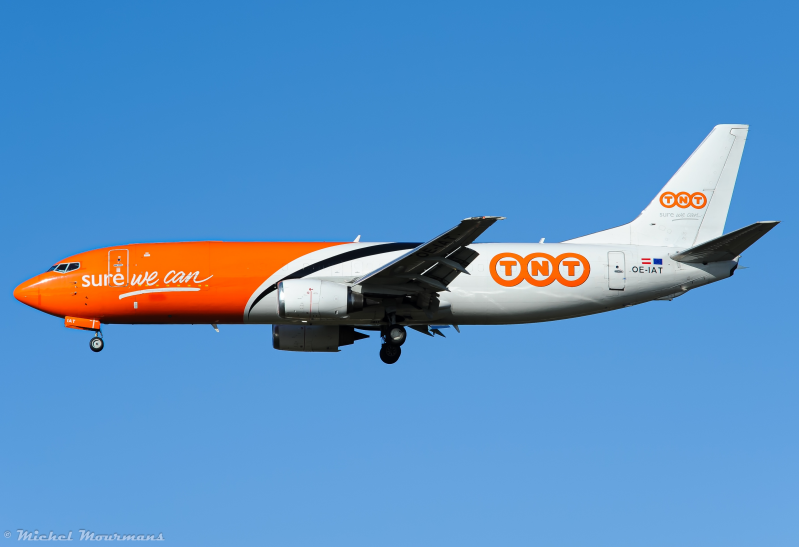 OE-IAT -- Boeing 737-400(BDSF) -- TNT Express