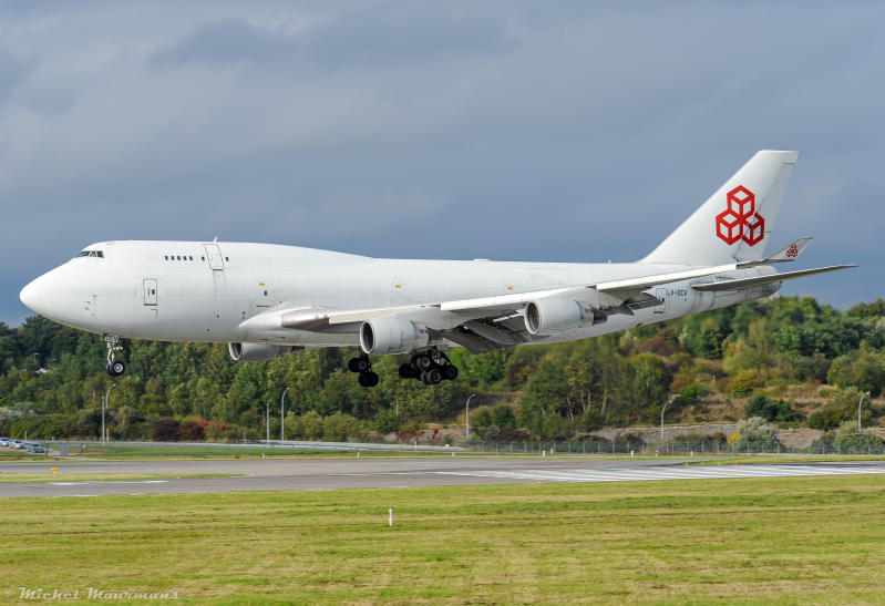 LX-DCV -- Boeing 747-400(BCF) -- Cargolux
