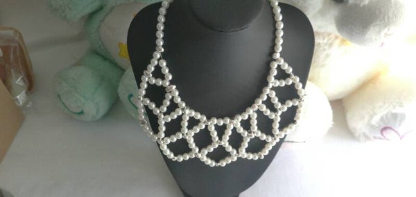 collar de perlas acrilicas