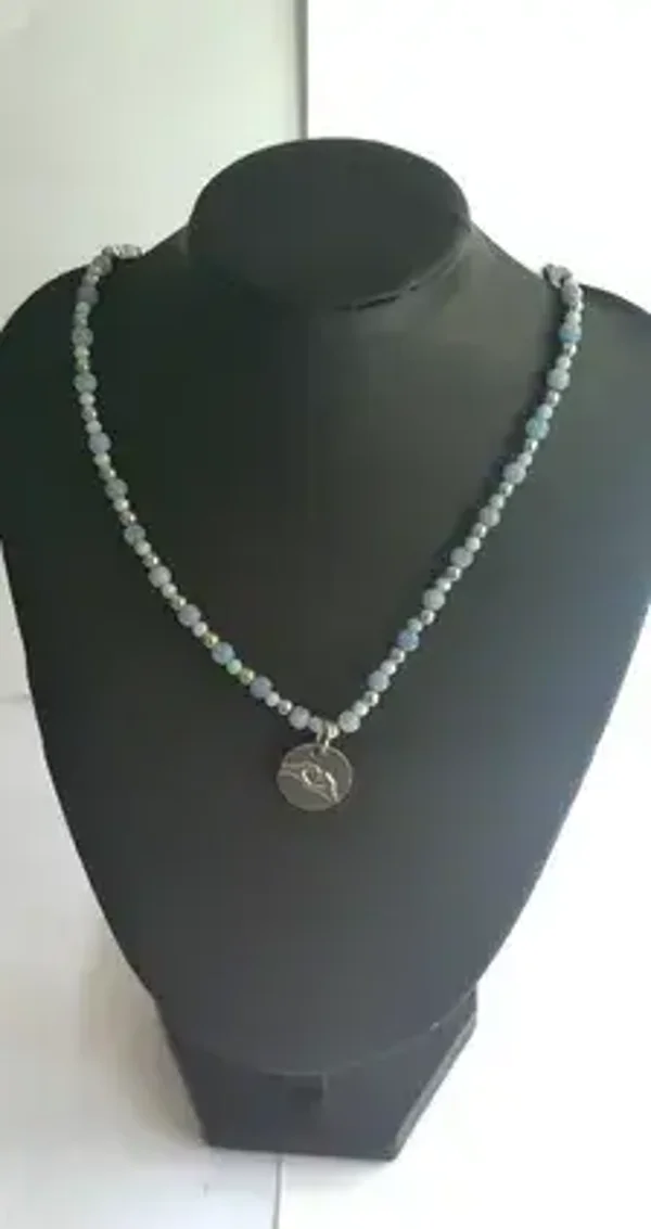 Collar realizado en piedra natual