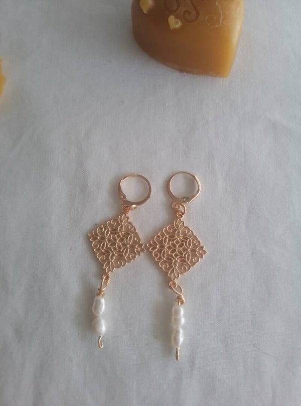 pendientes con perla de agua dulce