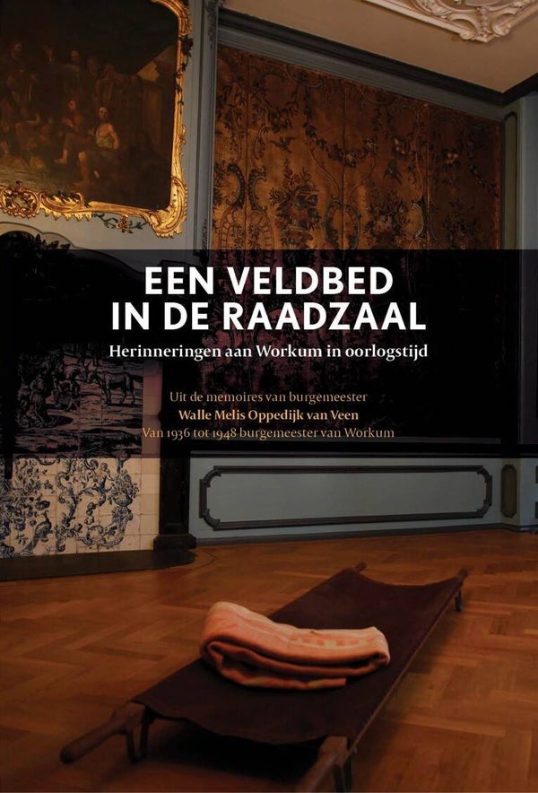 Een veldbed in de raadzaal