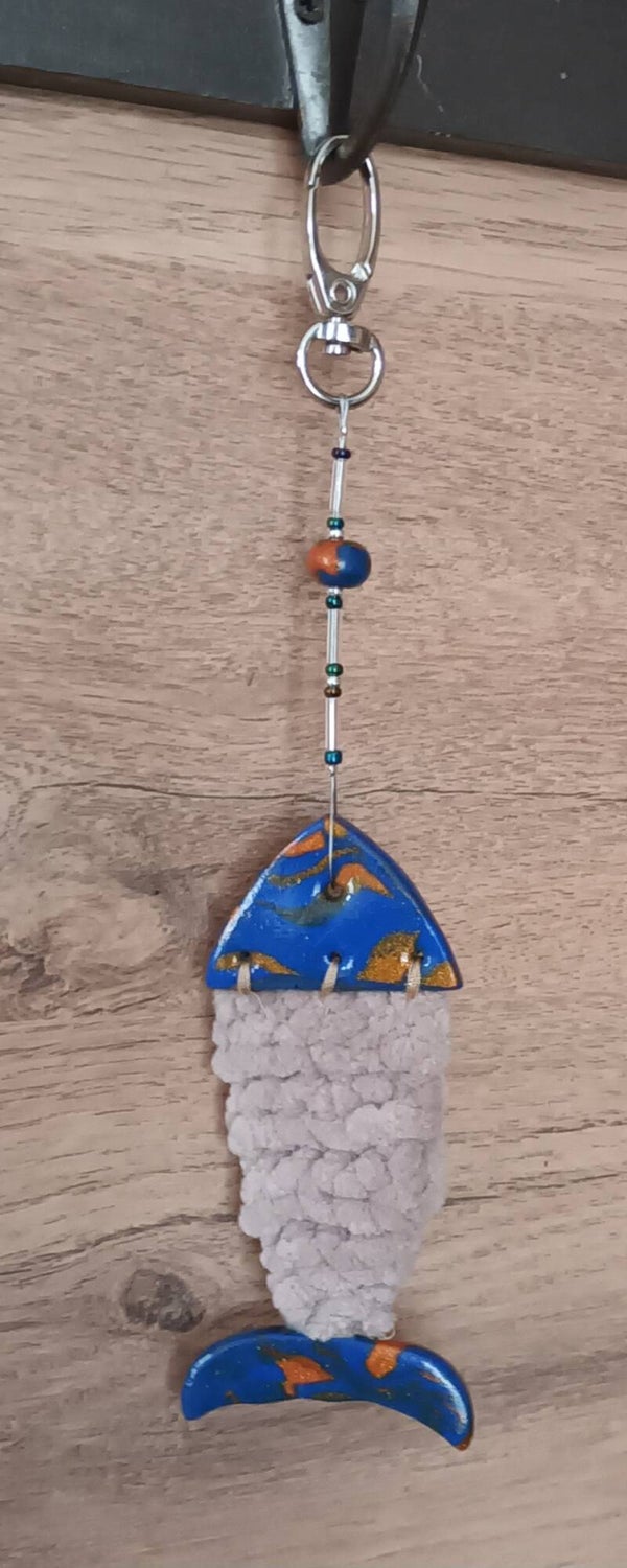 Porte-clés poisson beige - marine et or