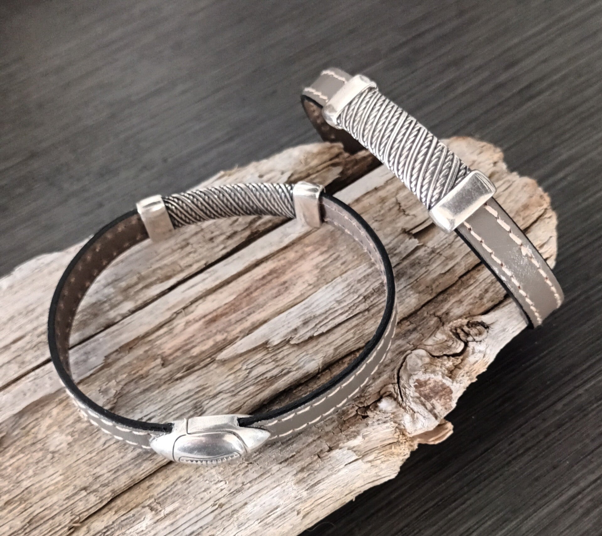Bracelet cuir de veau taupe modèle Rugby