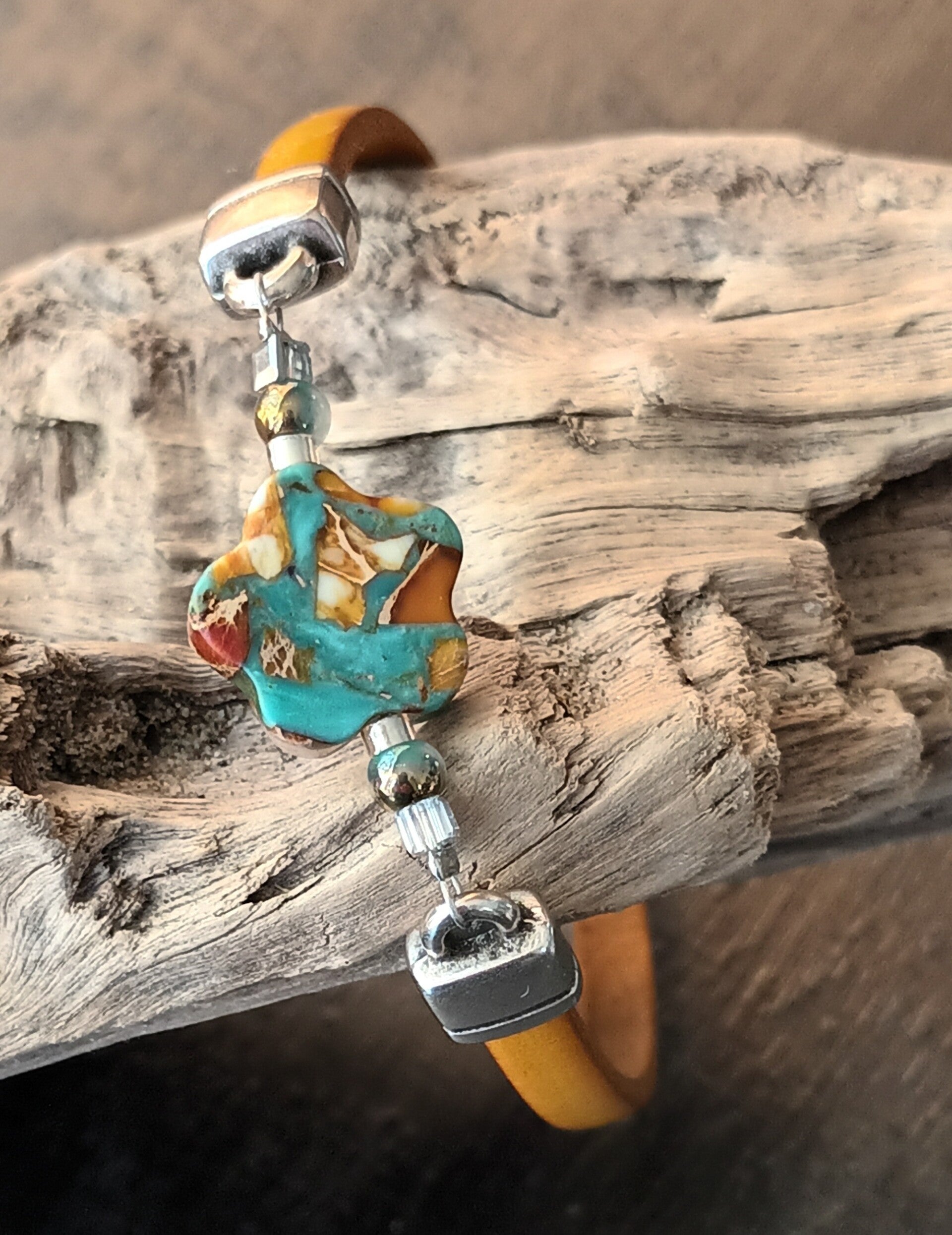 Bracelet cuir Safran Fleur en régalite