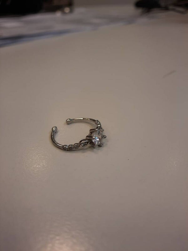 ring met glazen diamant
