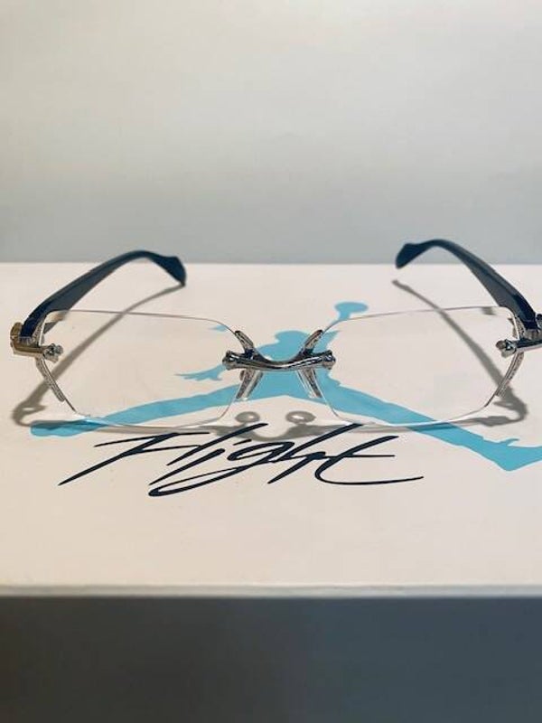 silver and black fashion glasses
