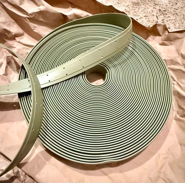 Bande a clouer ou visser pvc pour tuteurage 36mm