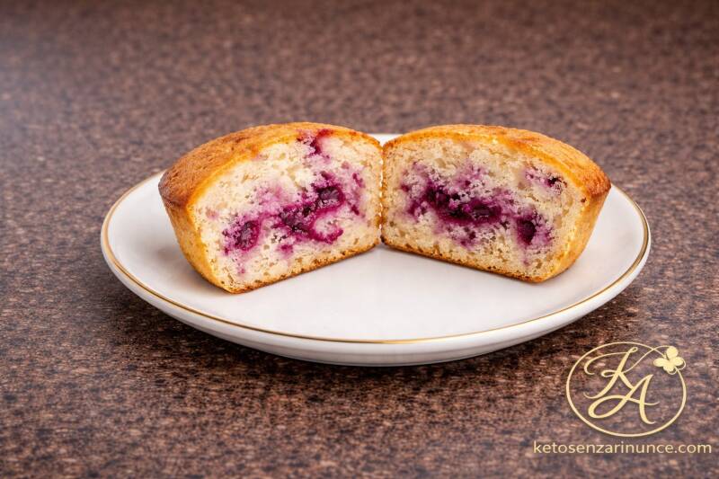 muffin allo yogurt con marmellata chetogenici, soffici e leggermente umidi