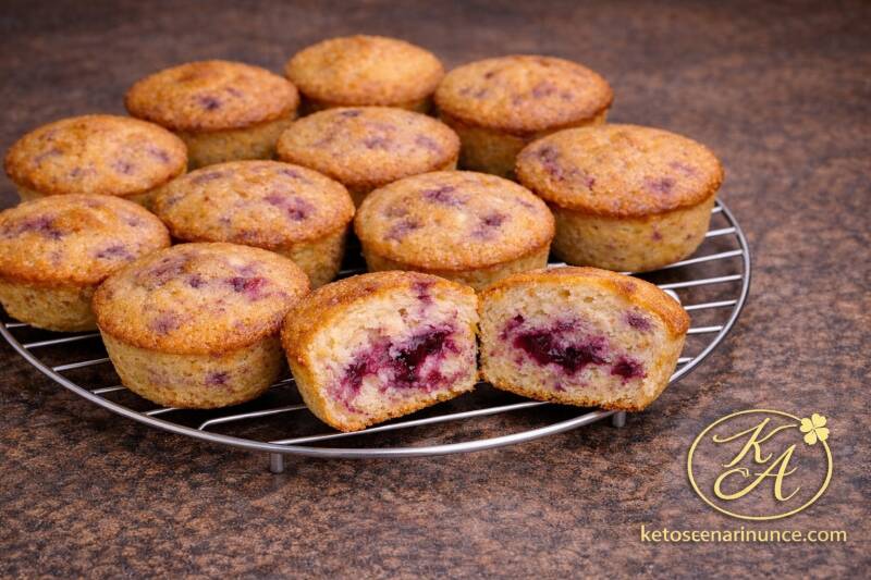 muffin allo yogurt con marmellata chetogenici, morbidi e golosi
