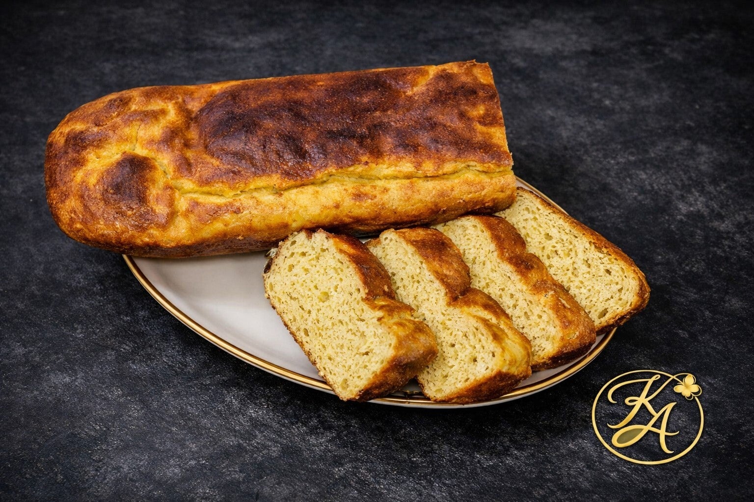 "Pane morbido chetogenico alla farina di bambù, soffice e dorato, non umido al taglio"