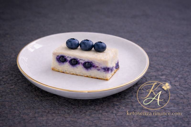 Sformato dolce di ricotta ai mirtilli cotto al forno ricetta chetogenica