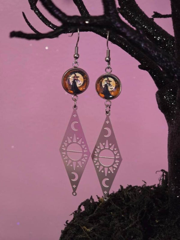 Hallow-Queen Dangle Earrings