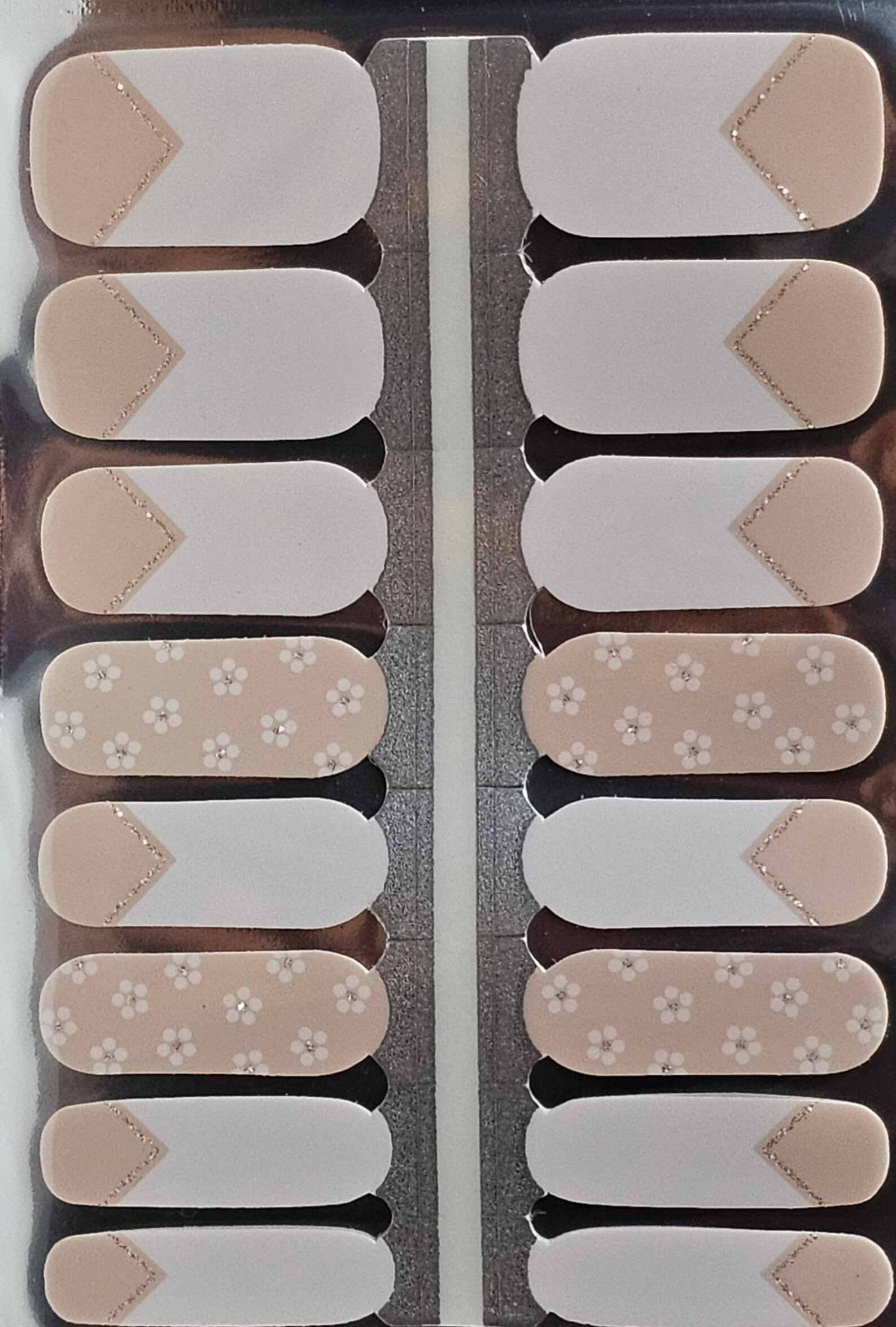 Daisy Flesh- Clean & Classy Nail Wraps