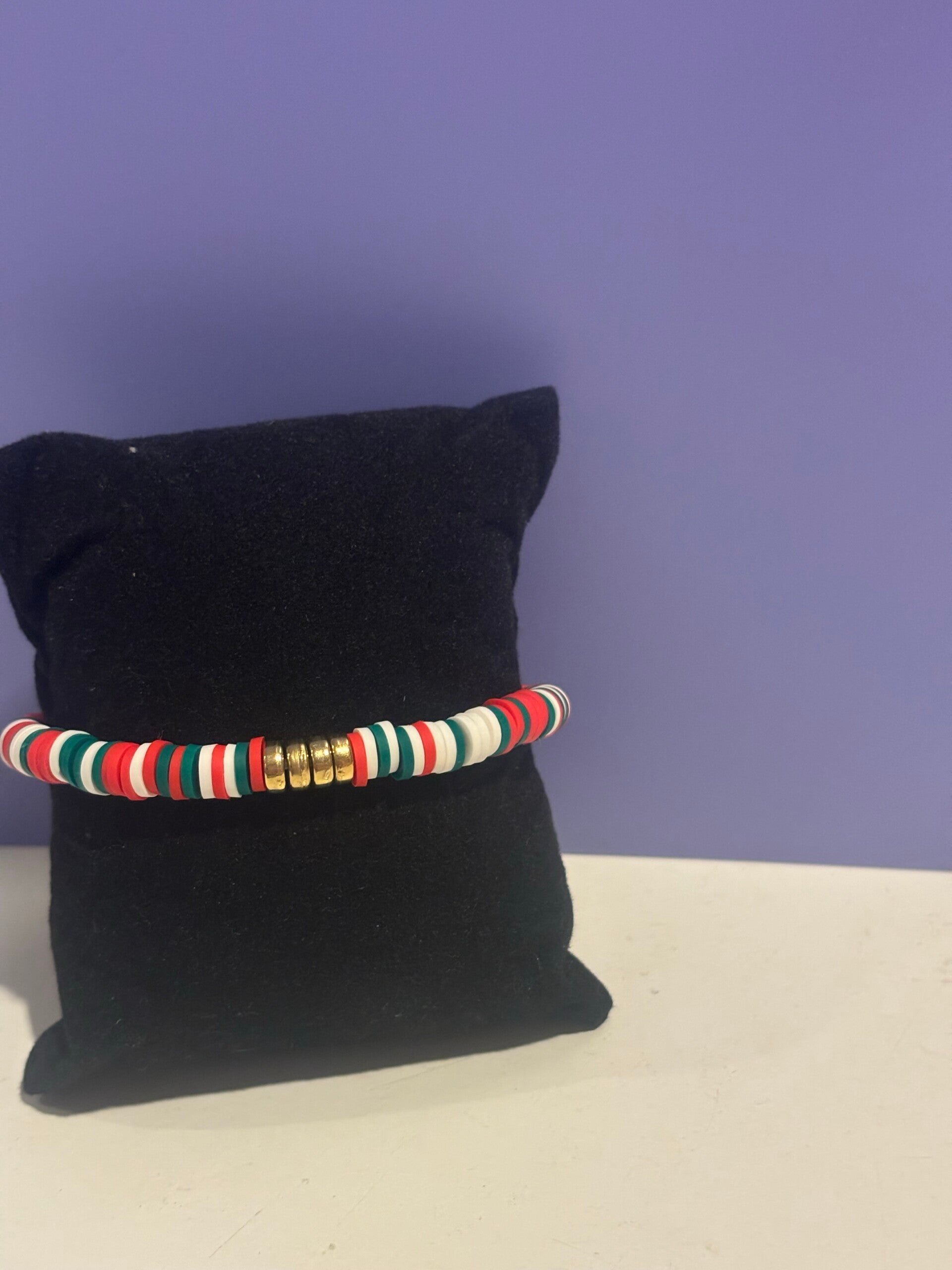 armband - groen met rood , met bedel