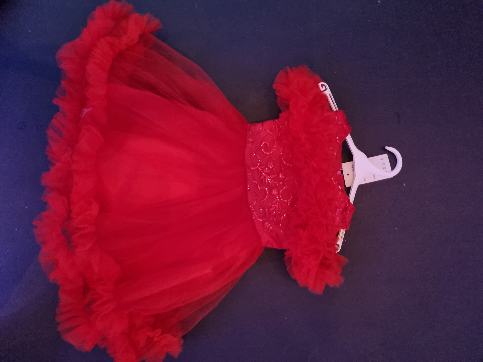 Prachtige rode meisjes jurk