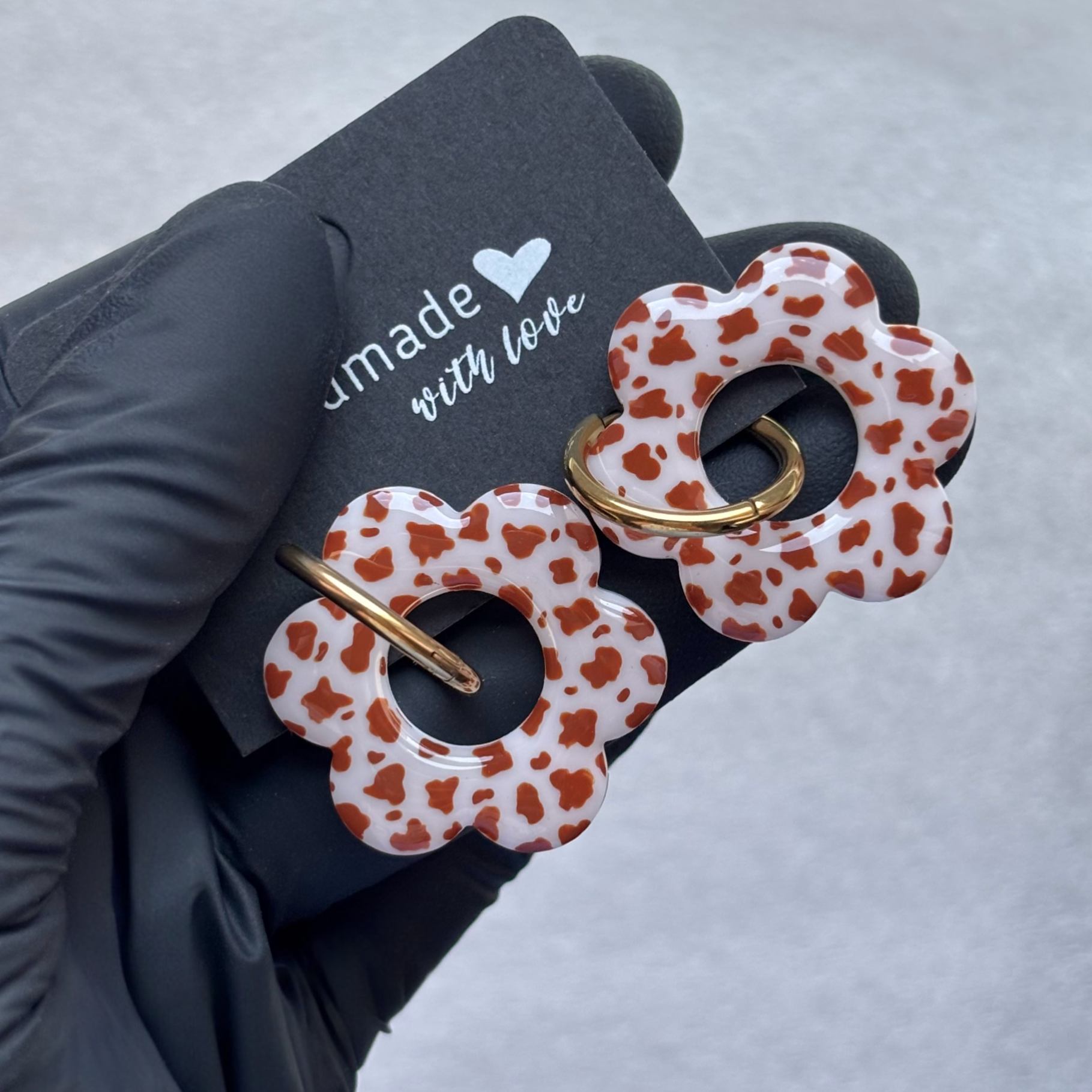 Créoles maxi fleurs interchangeables motif vache (brun)