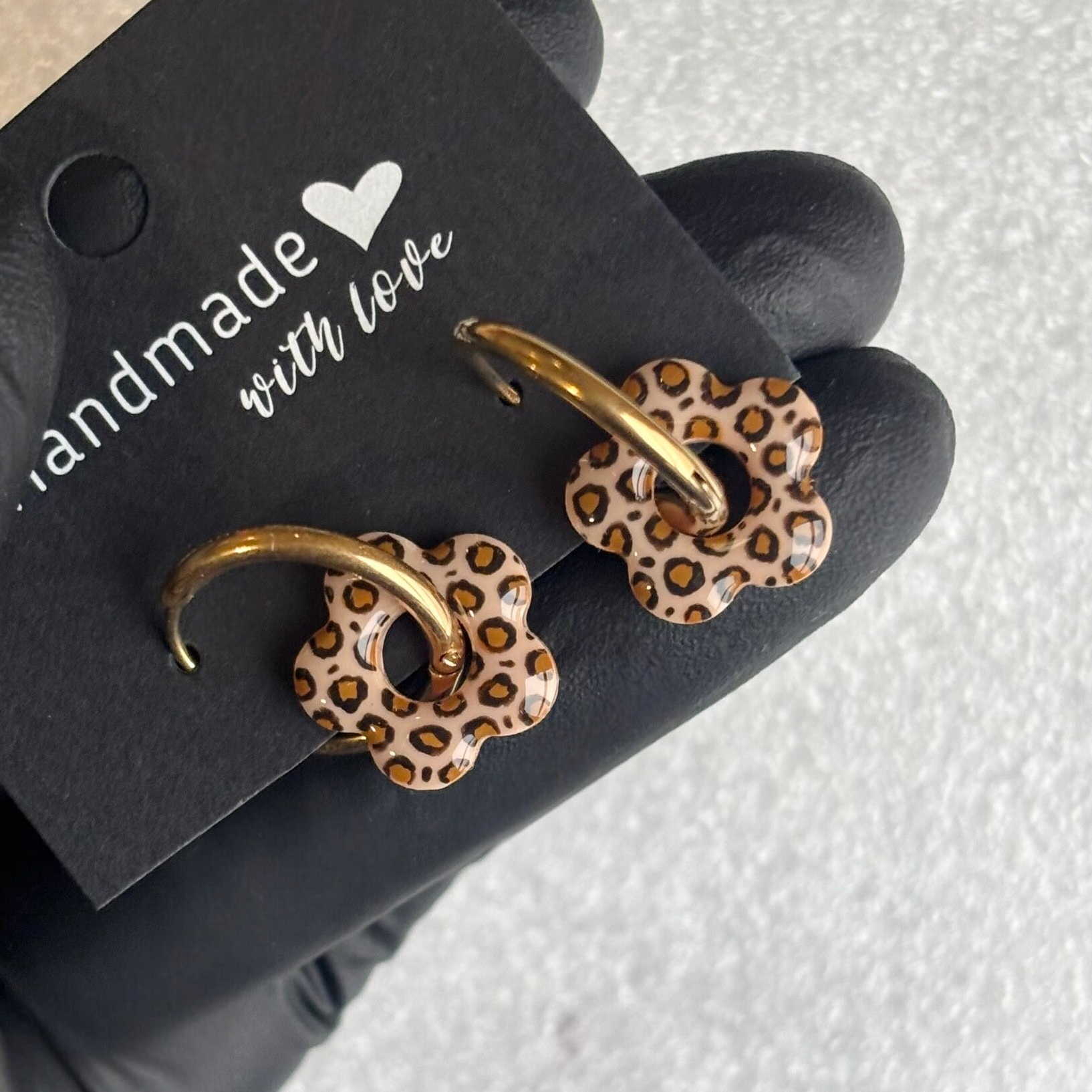 Créoles mini fleurs motif léopard