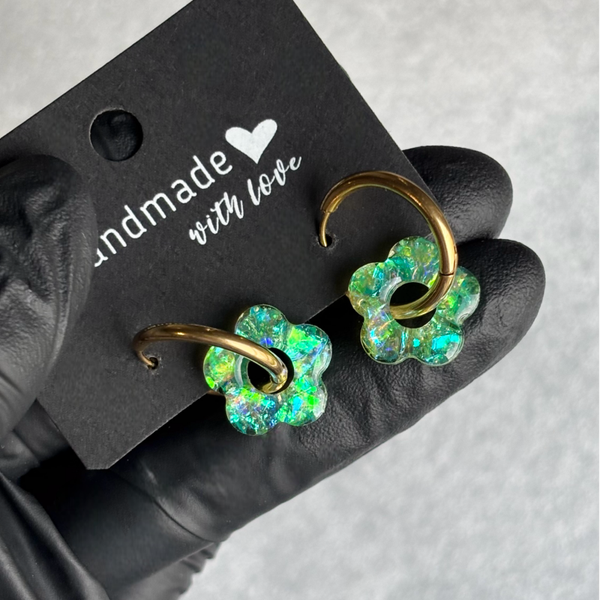 Créoles mini fleurs interchangeables feuilles holographiques