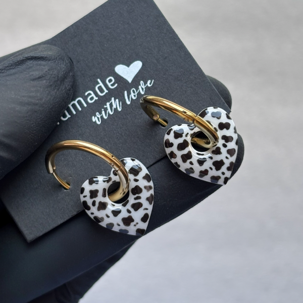 Créoles mini coeurs motif vache (noir)