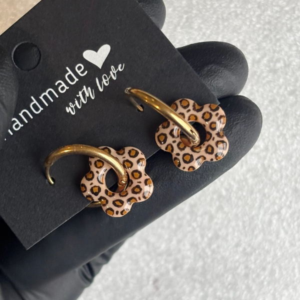 Créoles mini fleurs motif léopard