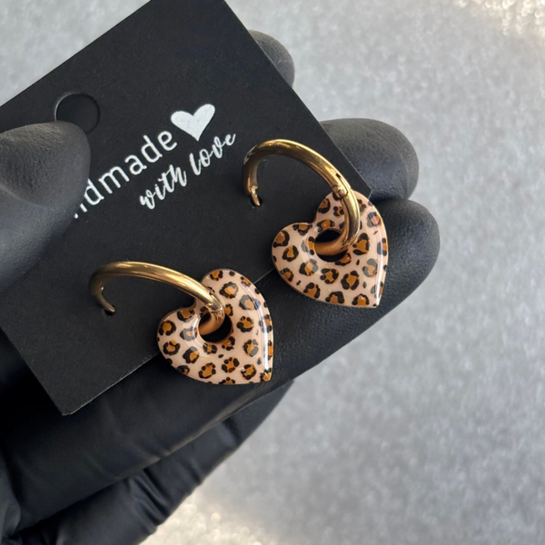 Créoles mini coeurs motif léopard