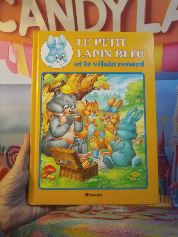 Le petit lapin bleu et le vilain renard