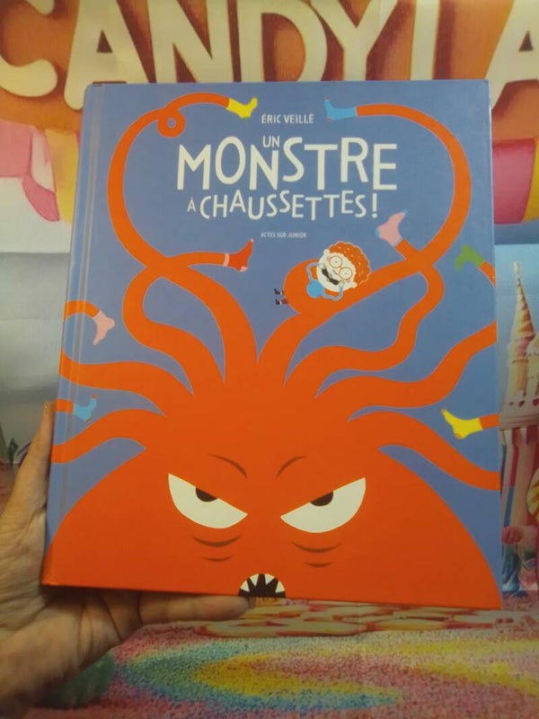 Un monstre à chaussettes!
