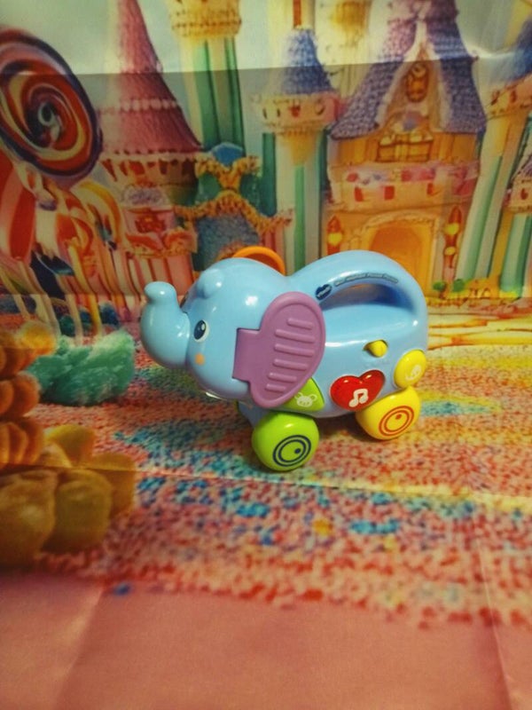 Mon éléphant pousse pousse