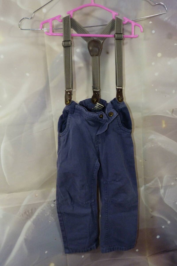 Pantalon avec bretelles