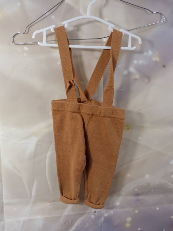 Pantalon avec bretelles