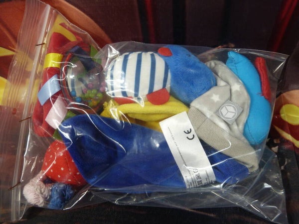 Lot jouets bébé