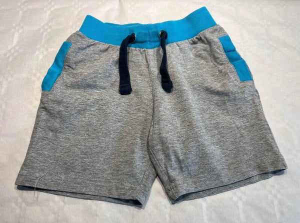 Short « Lupilu »