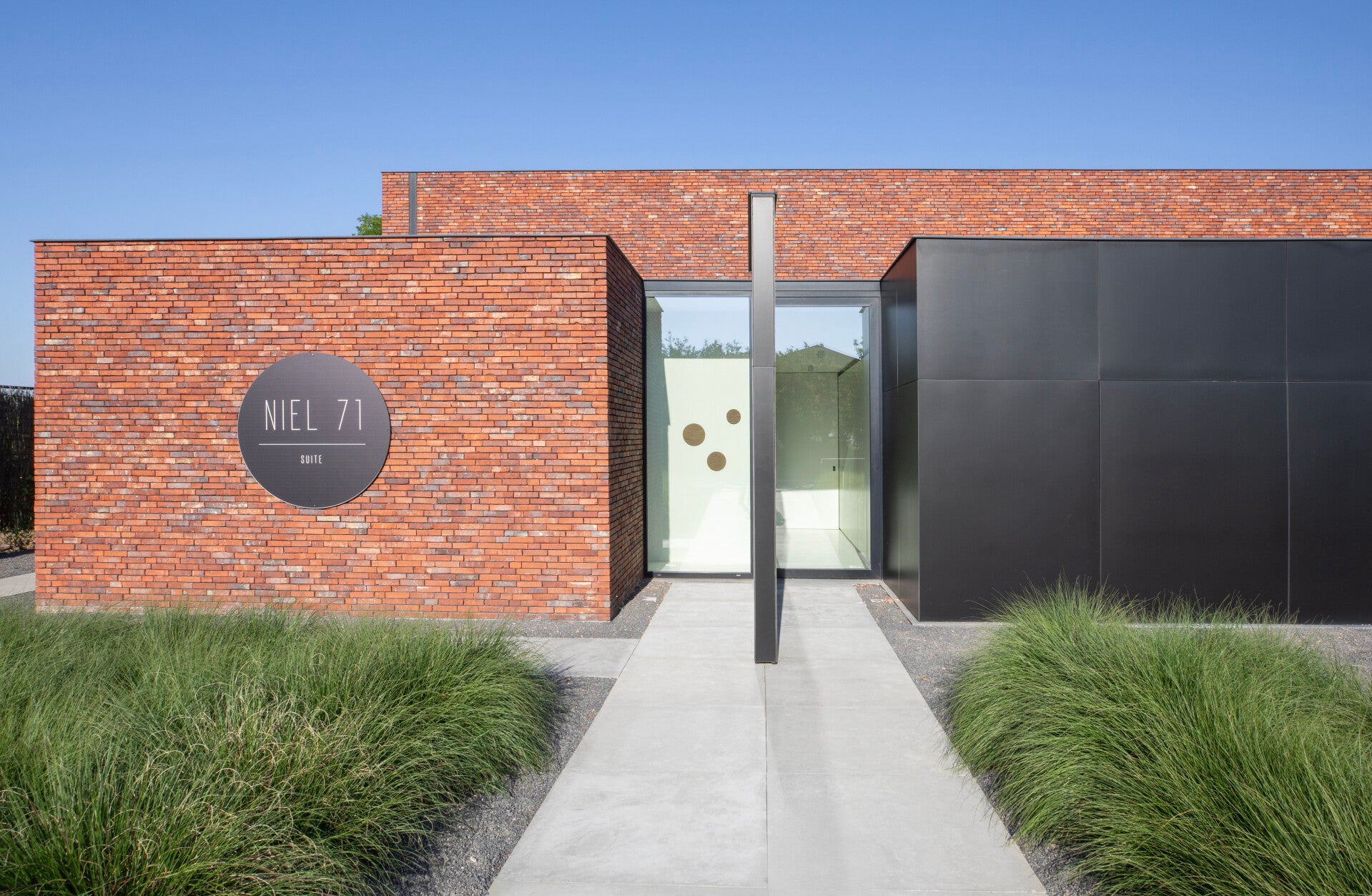 niel-71-suite-1-standard.jpg