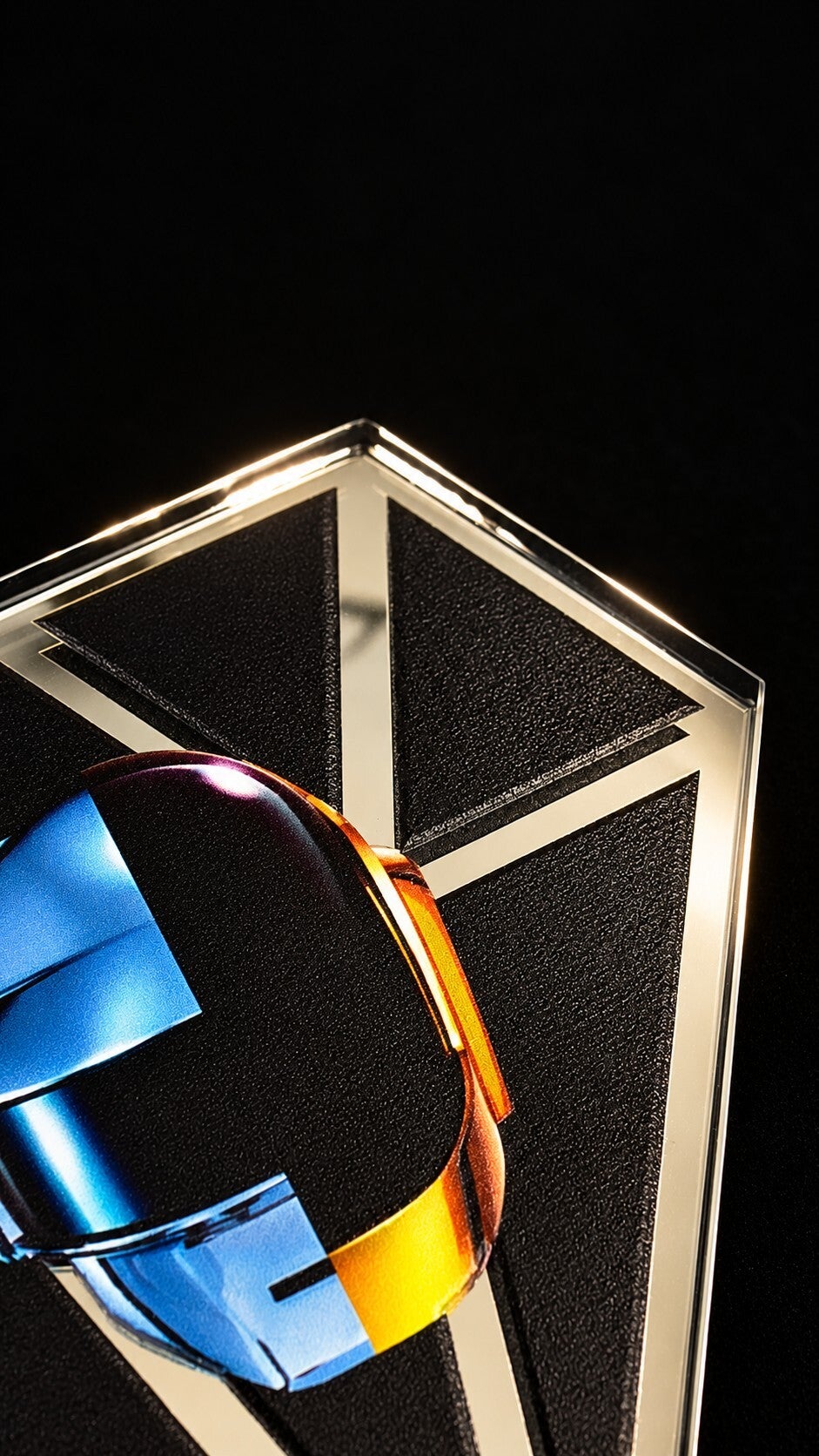 Détail du diamant argent Random Access Memories et de ses reflets métalliques