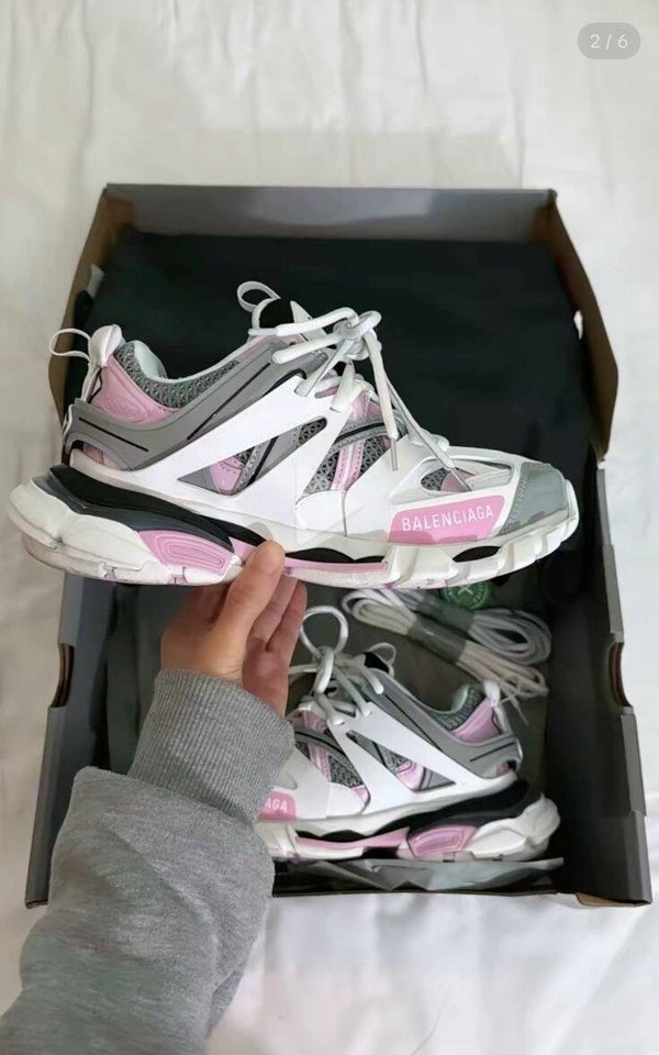 Track Bae Pink Sneaker