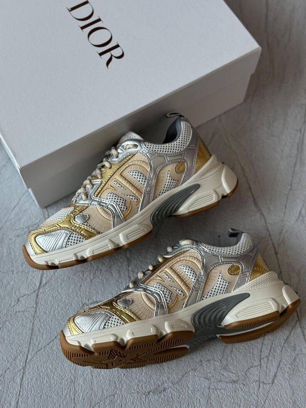 Goldy Wear Sneakers