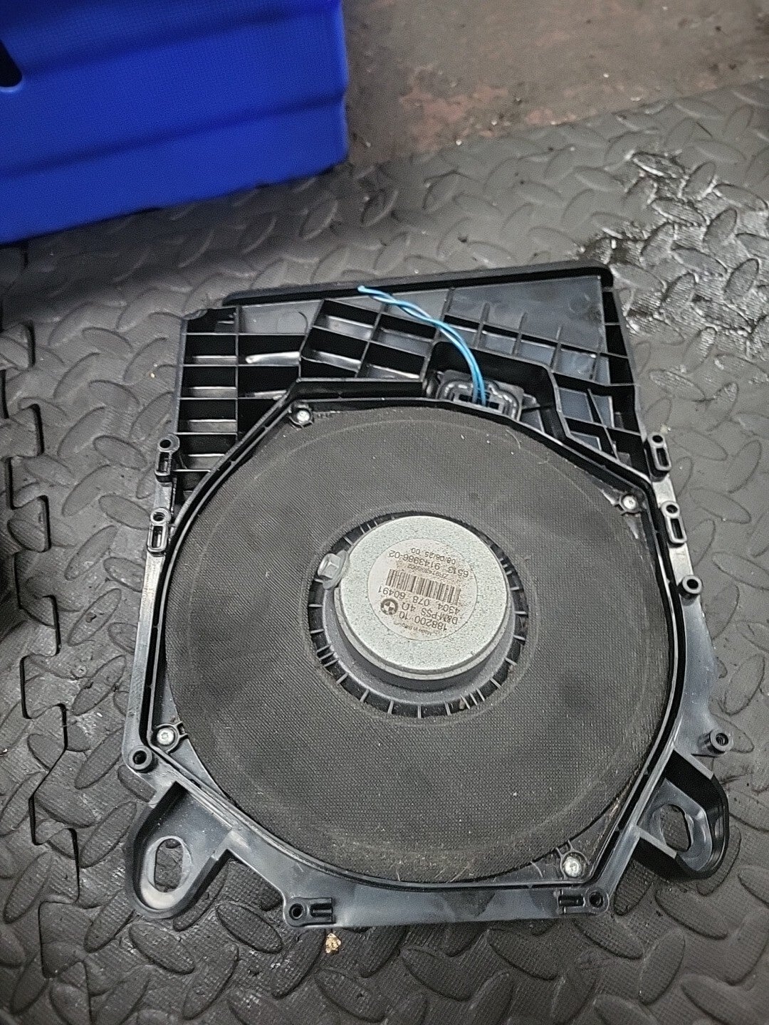 18820010 Loudspeaker (Subwoofer for BMW 1-Series UK1405484-58 Left