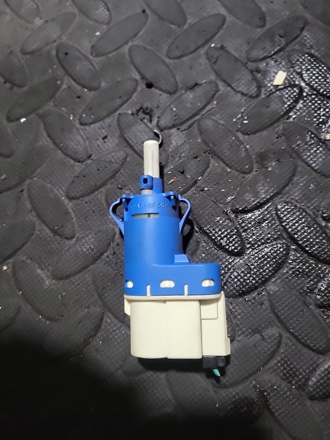 Brake Light Switch for FORD , JAGUAR , LAND ROVER , MAZDA , VOLVO