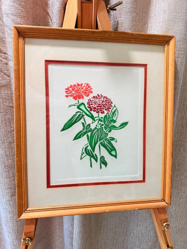Red/green floral print