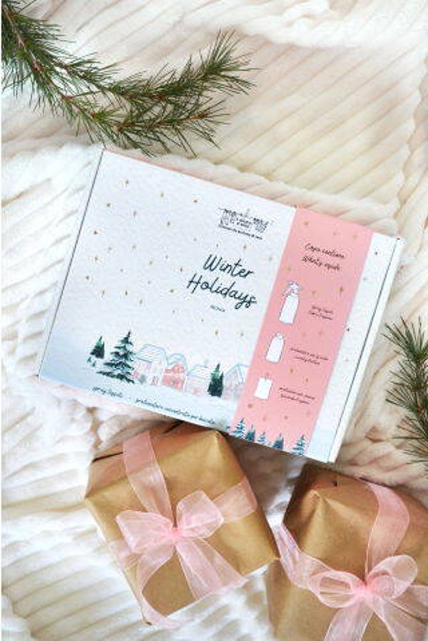 WINTER HOLIDAYS KIT - PEONIA