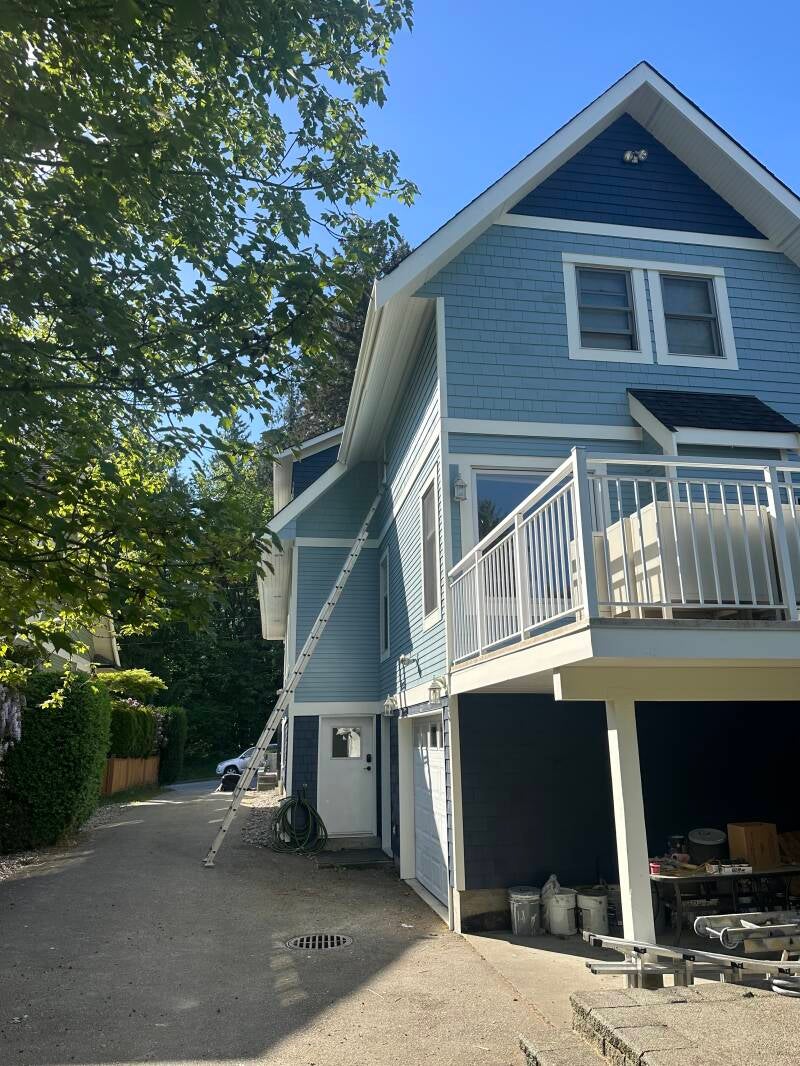 Professional interior and exterior painting services in Vancouver for residential homes